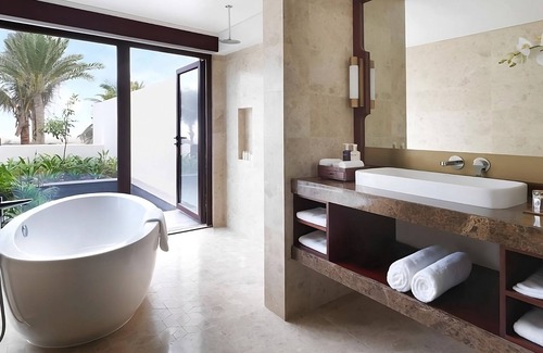 Salalah Hotel | Magnificent Living in Stylish Loft! Sun Terrace & Pool, Near Nature Reserve!