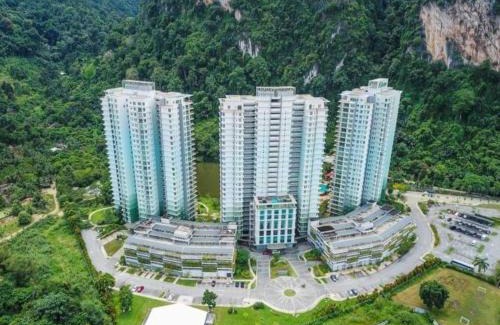 Hulu Kinta Apartment | Magnificent Mountain & Lake Views' Suite Cycas