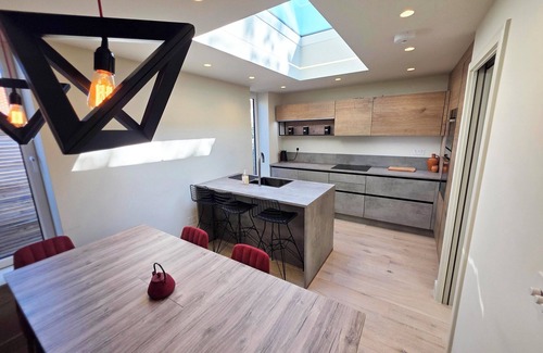 South Woodford House | Magnificent Modern House