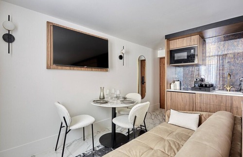 Paris City Center Apartment | Magnificent new studio Louvre - Palais Royaln