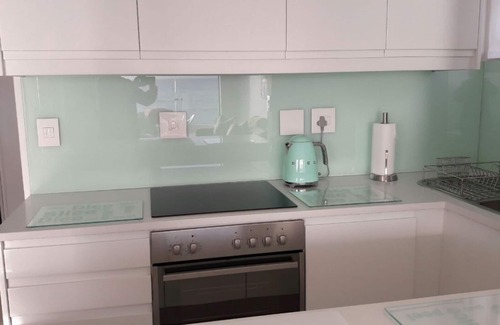Camps Bay Apartment | Magnificent Newly Renovated Apartment On The Beach