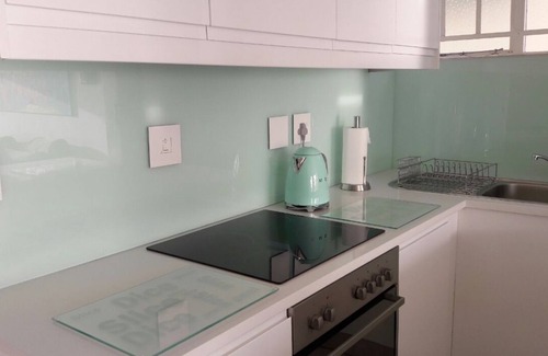 Camps Bay Apartment | Magnificent Newly Renovated Apartment On The Beach
