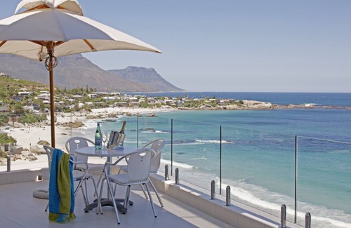 Camps Bay Apartment | Magnificent Newly Renovated Apartment On The Beach