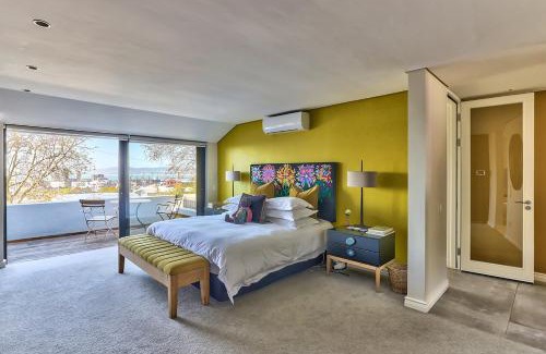 Cape Town City Centre Villa | Magnificent, newly renovated stylish home .