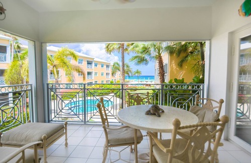 Seven Mile Beach Condo | Magnificent Ocean Views in the Heart of 7 Mile Beach ! Fully Stocked !
