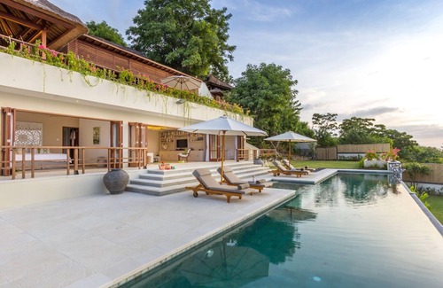 Pecatu Villa | Magnificent Ocean View 6BR Villa, Uluwatu - W/Infinity-Edged Swimming Pool!