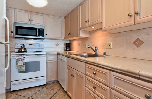 Honokowai Condo | Magnificent Oceanfront 2-Bedroom Unit