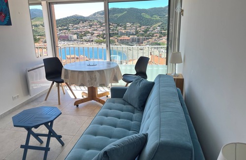 Banyuls-sur-Mer Apartment | Magnificent panoramic view of the Bay of Banyuls. 3 * sea & mountain view