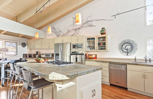 Sunriver House | Magnificent Riverfront Retreat w/ Hot Tub, Central AC, Fireplaces, & SHARC