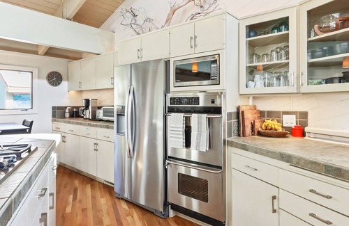 Sunriver House | Magnificent Riverfront Retreat w/ Hot Tub, Central AC, Fireplaces, & SHARC