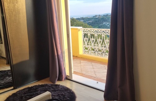 Aspremont House | MAGNIFICENT SEA VIEW VILLA WITH PRIVATE SALT POOL