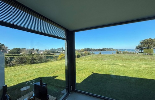 Arzon House | Magnificent Seaside House