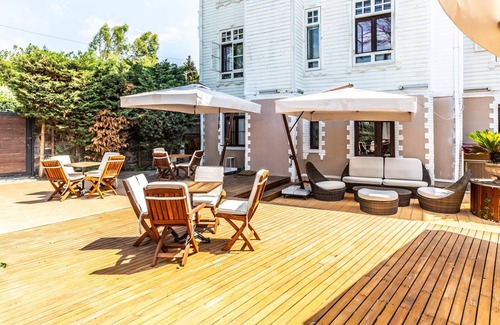 Beylerbeyi Apartment | Magnificent Studio Flat in Uskudar