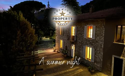 Morbio Inferiore House | Magnificent SUNSTONE HOUSE, private parking, BBQ area, kids toys, near Como lake I Villa dei Leoni