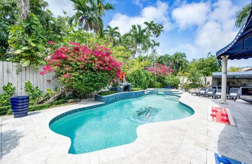 Coral Way House | Magnificent Tropical Pool Home Miami SouthBrickell