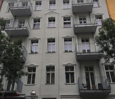 Mitte Apartment | Magnificent turn of century flat (legal)