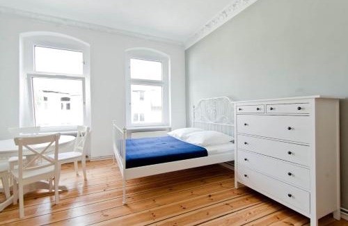 Mitte Apartment | Magnificent turn of century flat (legal)