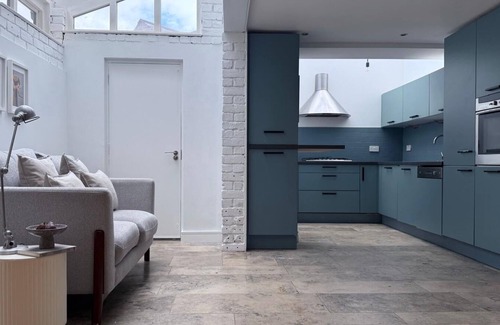 Belfast House | Magnificent Victorian Home with Outdoor Terrace