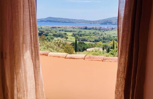 Les Restanques House | Magnificent view of the sea and the golf course of Saint Tropez