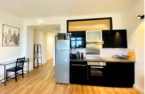 Centre Ville Apartment | Magnificent view of the Pyrenees for this 58 m2 one-bedroom apartment in the city center.