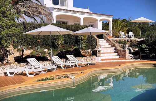 Silves House | Magnificent views all the way to the sea, in the heart of nature, great privacy