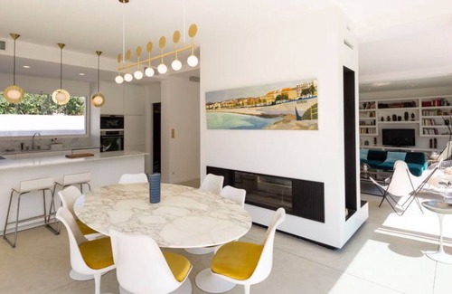 8th Arrondissement House | Magnificent villa 2 steps from the sea