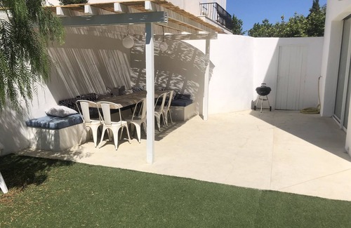 8th Arrondissement House | Magnificent villa 2 steps from the sea