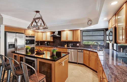 South Lake Villa | Magnificent Villa by Lake near Hollywood Beach