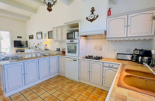 Ars-en-Re House | Magnificent villa with pool, garden and parking