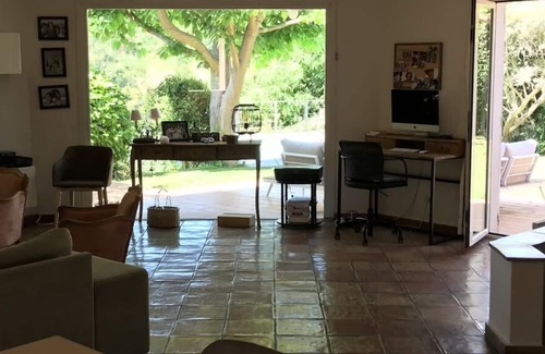 12th Arrondissement House | Magnificent villa with swimming pool and garden overlooking the hills in a residential area