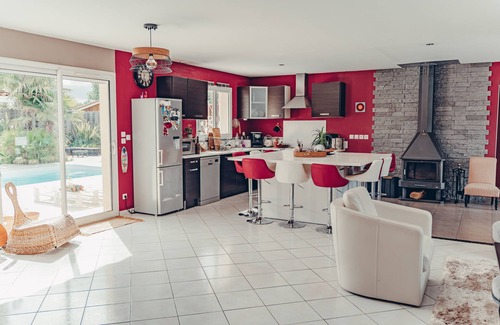 Mezos Villa | Magnificent Villa with Pool 10 min From them the Ocean