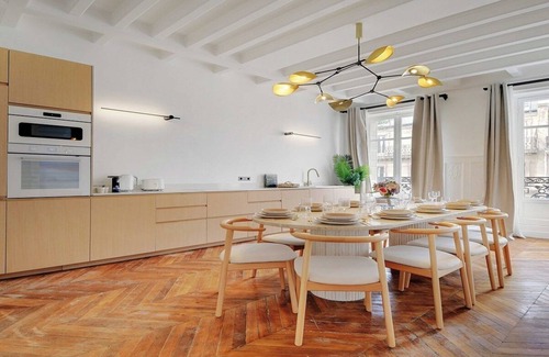 Gaillon Apartment | MAGNIFICIENT LUXURY170M2 IN THE CHIC DISTRICT OF PALAIS ROYAL- VENDOME-TUILERIES