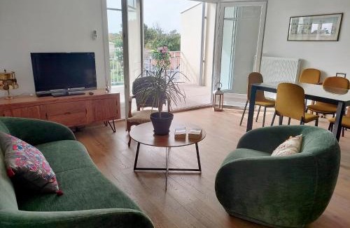 Andernos-les-Bains Apartment | Magnifique appartement climatisé 70 m2, Grande terrasse 42 m2, classé 4 étoiles