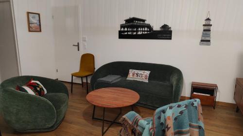 Andernos-les-Bains Apartment | Magnifique appartement climatisé 70 m2, Grande terrasse 42 m2, classé 4 étoiles