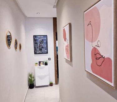 Quartier Des Mimosas Apartment | Magnifique Appartement de Luxe en plein centre ville