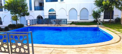 Al Bahraoyine Apartment | Magnifique Appartement de Luxe à Tanger avec Vue sur la Mer et Accès Piscine