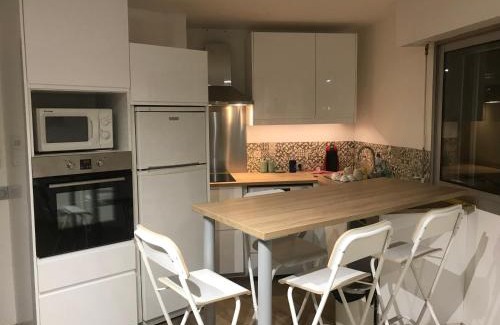 Cannes La Bocca Apartment | Magnifique appartement pied dans l'eau