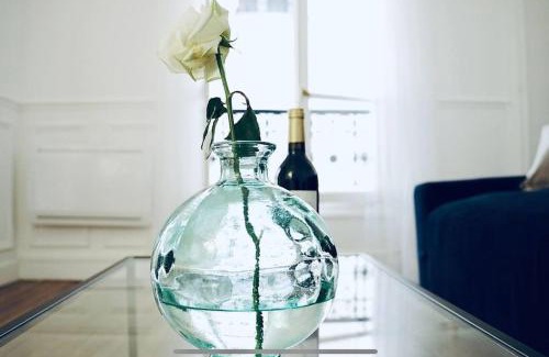 Faubourg Saint-Germain Apartment | Magnifique appartement Tour Eiffel
