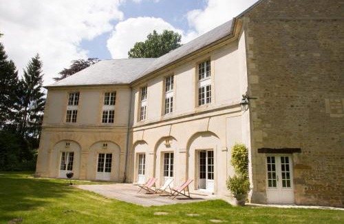 Tilly-sur-Seulles House | Magnifique château rénové proche bourg grand parc belle terrasse billard, ping pong, proche Bayeux et plages du débarquement