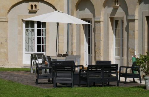 Tilly-sur-Seulles House | Magnifique château rénové proche bourg grand parc belle terrasse billard, ping pong, proche Bayeux et plages du débarquement