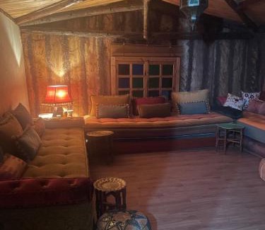 Ain Tizgha Ski Chalet | Magnifique Chalet en bois collé à la forêt de Benslimane