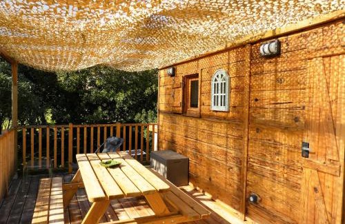Vetricella Ski Chalet | Magnifique chalet vue mer, a quelques minutes des plages