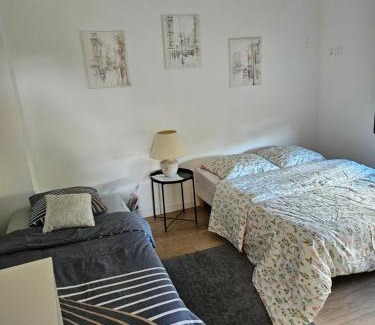 Beauvais Apartment | Magnifique Chambre Triple3