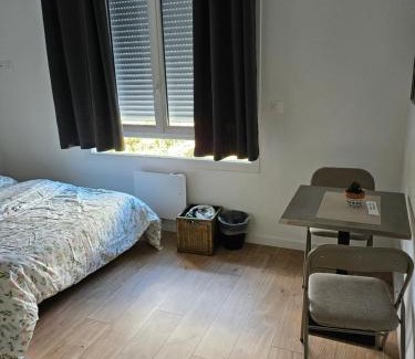 Beauvais Apartment | Magnifique Chambre Triple3