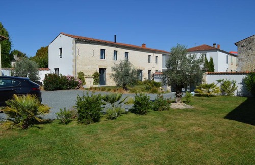 Aigrefeuille-d'Aunis House | Magnifique Batisse Xviii