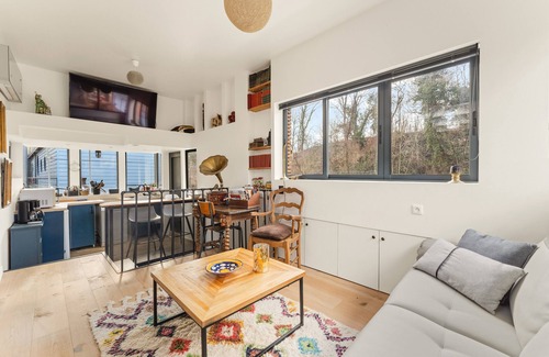Issy-les-Moulineaux Apartment | Magnifique Péniche sur la Seine aux Porte de Paris