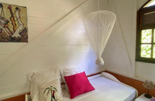 Le Lamentin Villa | Magnifique Lodge en bois avec piscine et jardin de 800 m2