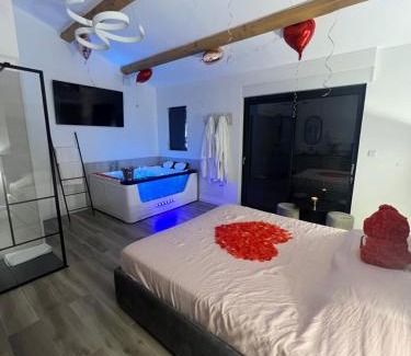 Les Camoins Bed & Breakfast | Magnifique loveroom