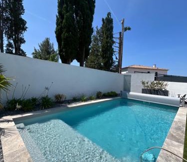 Les Camoins Bed & Breakfast | Magnifique loveroom