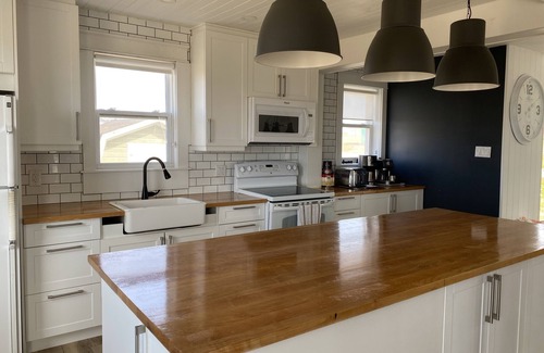 L'Etang-du-Nord House | Magnifique maison - îles de la Madeleine - Ideal location: sunsets